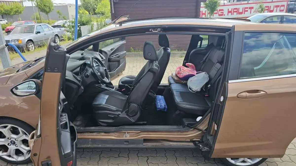 Gebraucht Ford B-MAX Titanium 120 PS (88 kW) 2012 Braun Van / Kleinbus
