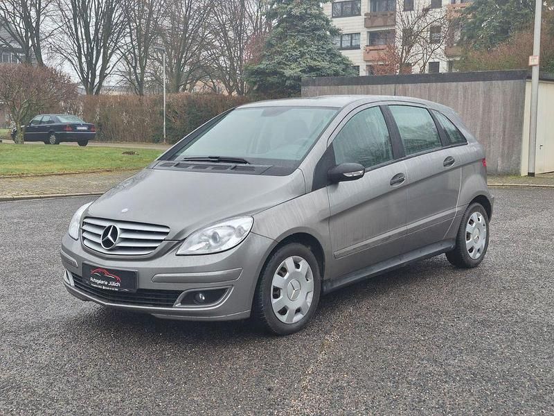 Kometgrau metalliclack Gebraucht 2008 Mercedes B200 Van / Kleinbus | 3.999 € (Guter Preis) - Bild 1/4