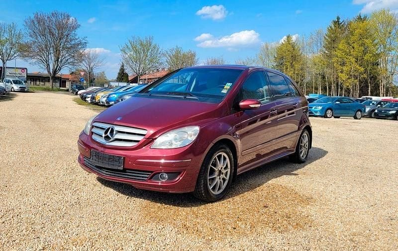 Gebraucht Mercedes B170 116 PS (85 kW) 2005 Rot Van / Kleinbus