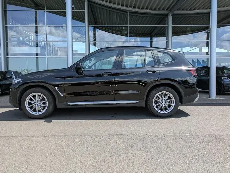 Gebraucht BMW X3 Sport Line 190 PS (139 kW) 2022 Schwarz SUV