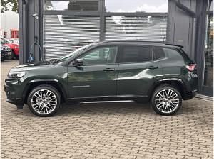 Neu Jeep Compass Summit 131 PS (96 kW) 2025 Grün (techno green/dach schwarz) SUV