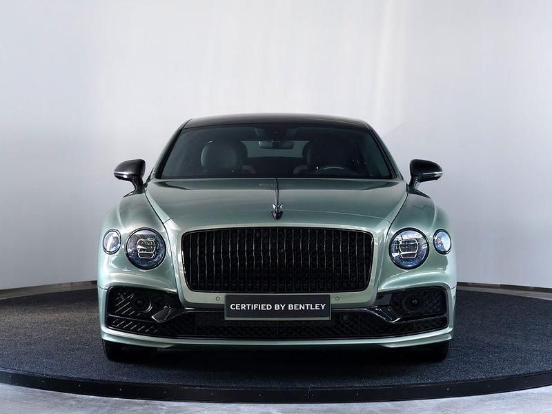 Gebraucht Bentley Flying Spur 544 PS (400 kW) 2025 Grün Limousine