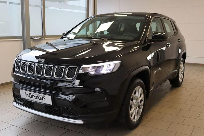 Gebraucht Jeep Compass 131 PS (96 kW) 2024 Schwarz SUV