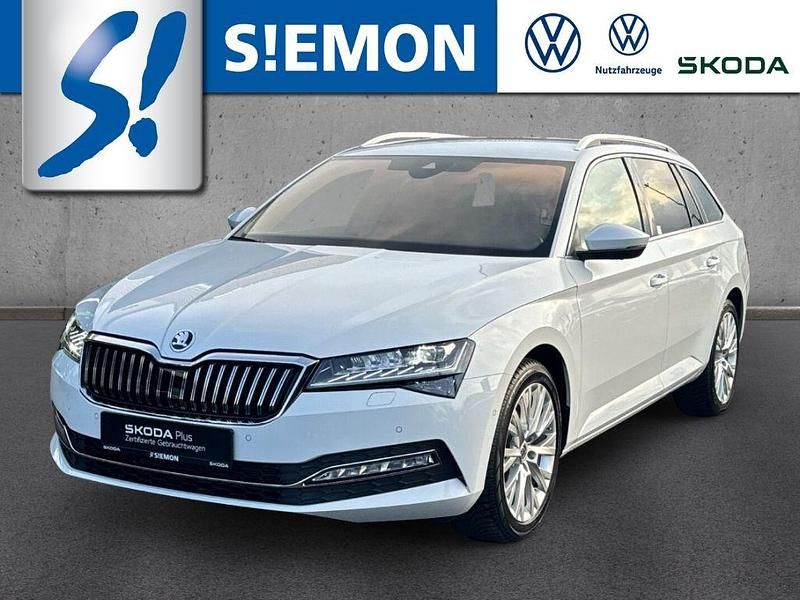 Weiss Gebraucht 2024 Skoda Superb Style Kombi | 28.930 € (Superpreis) - Bild 1/4
