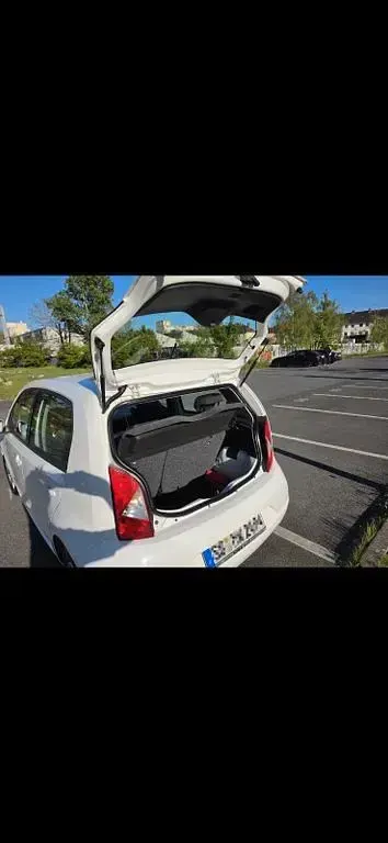 Używany Seat Mii Chic 60 KM (44 kW) 2016 Biały Hatchback