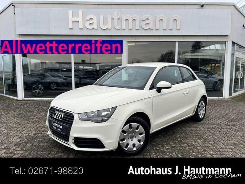 Weiss Gebraucht 2011 Audi A1 Attraction Limousine | 9.550 € (Fairer Preis) - Bild 1/4