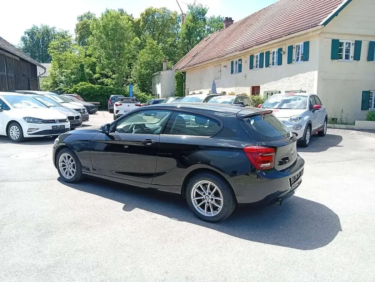 Gebraucht BMW 114 Advantage 102 PS (75 kW) 2012 Schwarz Kleinwagen