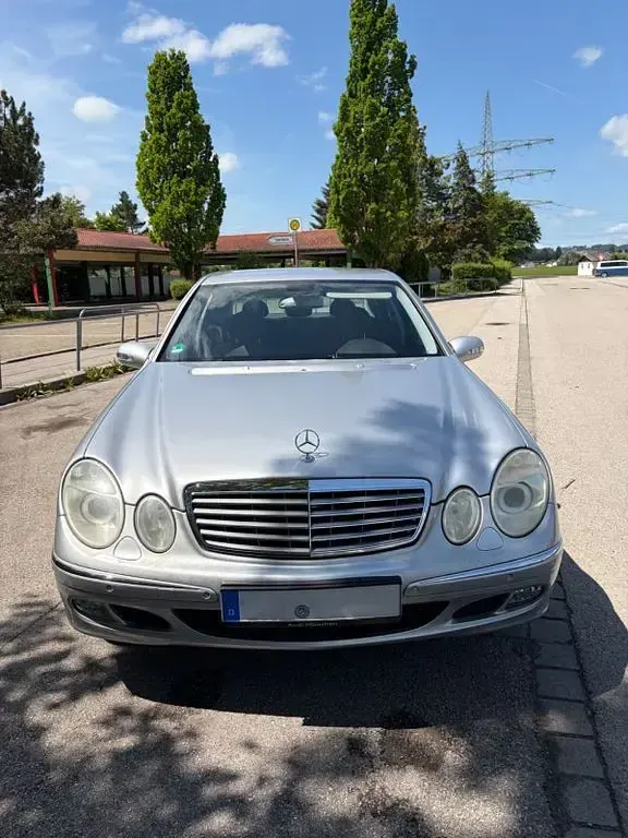 Gebraucht Mercedes E320 Elegance 224 PS (164 kW) 2005 Silber Limousine