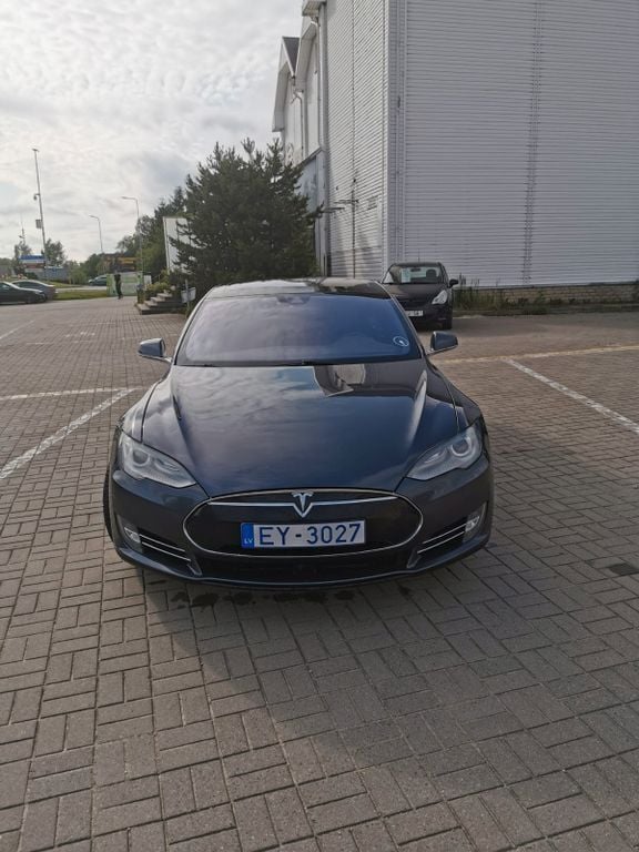 Schwarz Gebraucht 2016 Tesla Model S Limousine | 14.500 € (Superpreis) - Bild 1/4