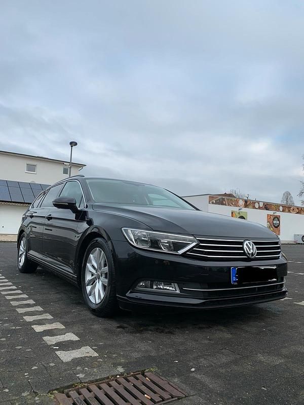 Gebraucht VW Passat Comfortline 150 PS (110 kW) 2016 Schwarz Kombi