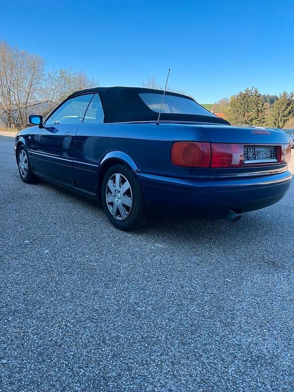 Second-hand Audi 80 131 CP (96 kW) 2000 Albastru Cabrio