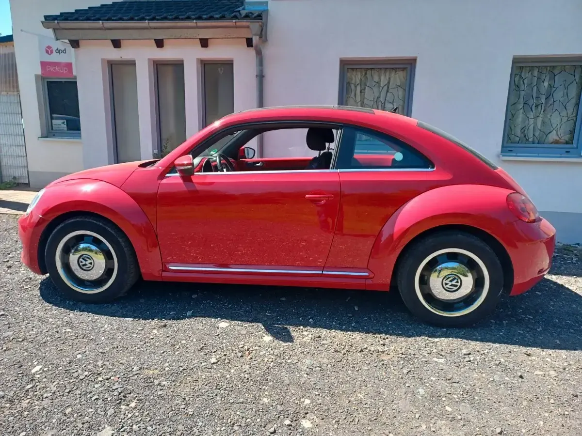 Gebraucht VW Beetle Design 105 PS (77 kW) 2016 Rot Kleinwagen
