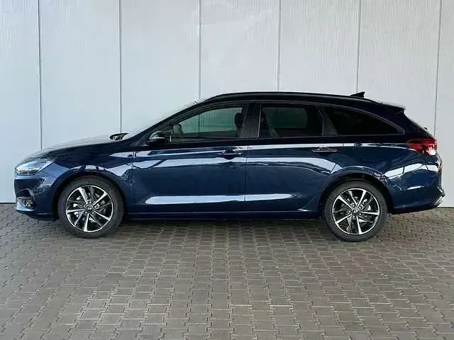 Neu Hyundai i30 116 PS (85 kW) 2026 Verschiedene farben Limousine