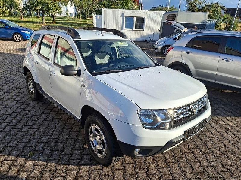 Weiß Gebraucht 2017 Dacia Duster Celebration SUV | 7.600 € (Guter Preis) - Bild 1/4