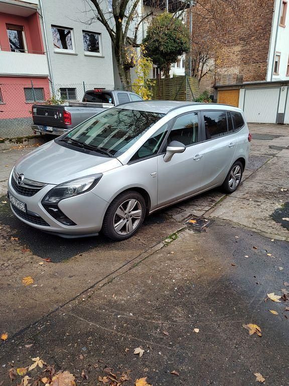 Gebraucht Opel Zafira Edition 200 PS (147 kW) 2016 Silber Van / Kleinbus