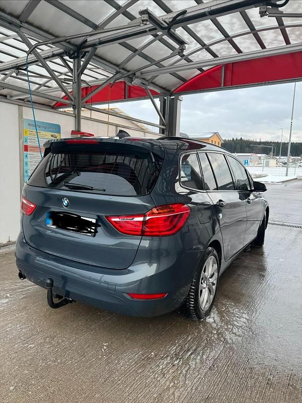 Gebraucht BMW 218 Gran Tourer 135 PS (99 kW) 2016 Grau Van / Kleinbus