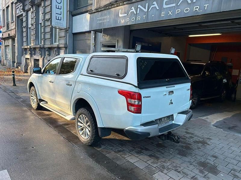 Gebraucht Mitsubishi L200 181 PS (133 kW) 2019 Weiß Pickup