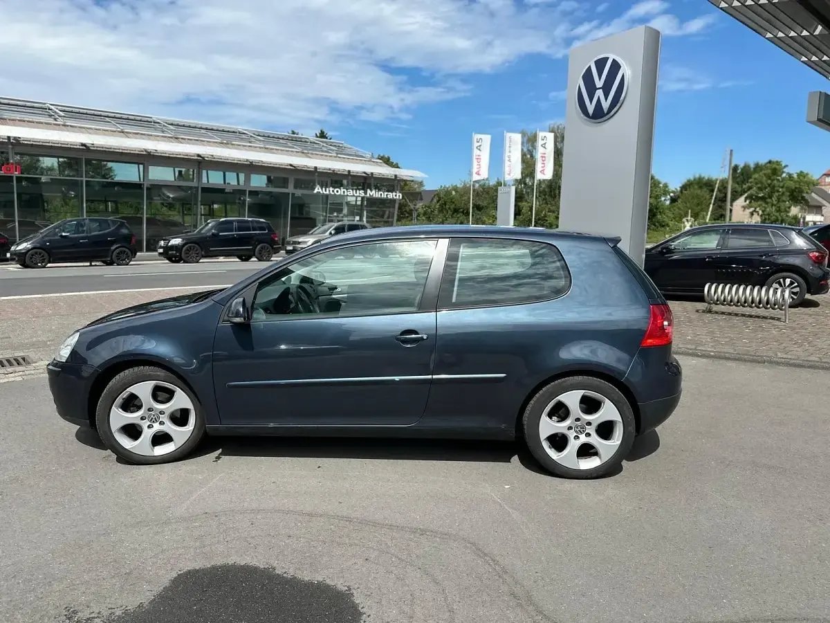 Gebraucht VW Golf IV 102 PS (75 kW) 2005 Blau Kleinwagen
