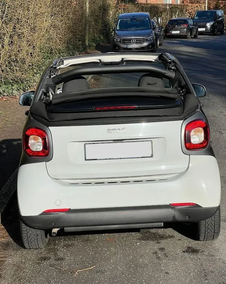 Gebraucht Smart ForTwo Cabrio Passion 71 PS (52 kW) 2016 Weiß Cabrio