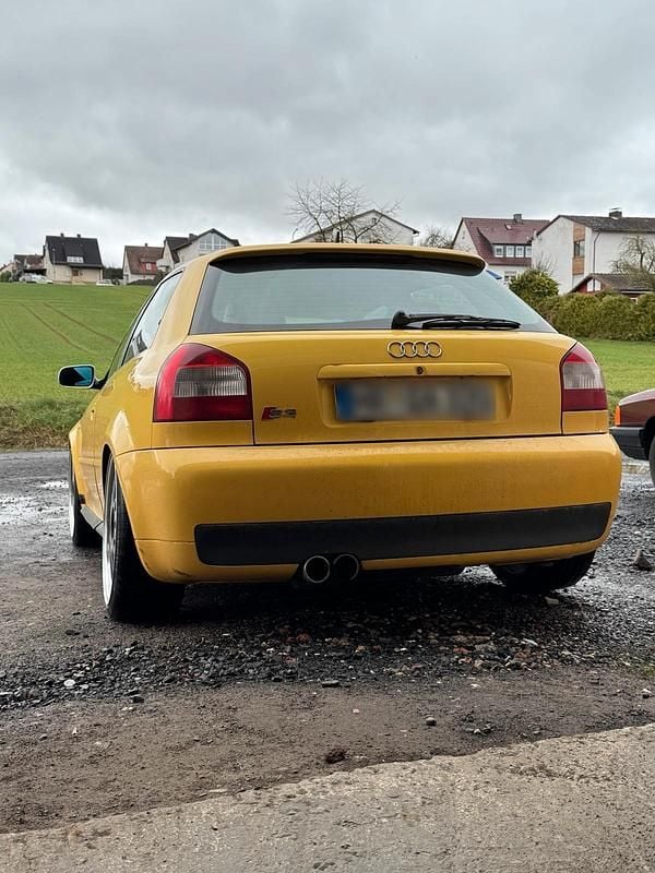 Second-hand Audi S3 204 CP (150 kW) 2000 Galben Hatchback