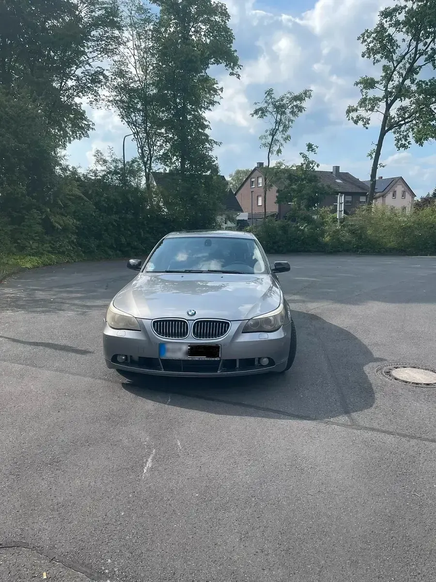 Gebraucht BMW 525 177 PS (130 kW) 2005 Grau Limousine