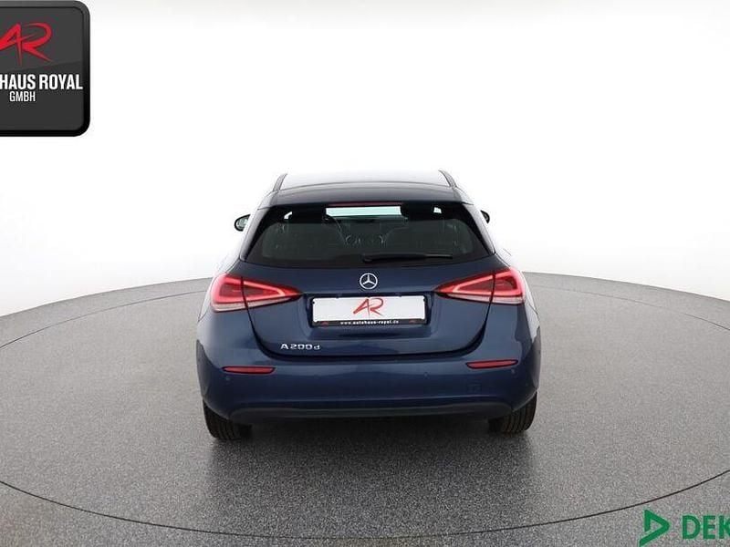 Gebraucht Mercedes A200 Style 150 PS (110 kW) 2020 Denimblau Limousine