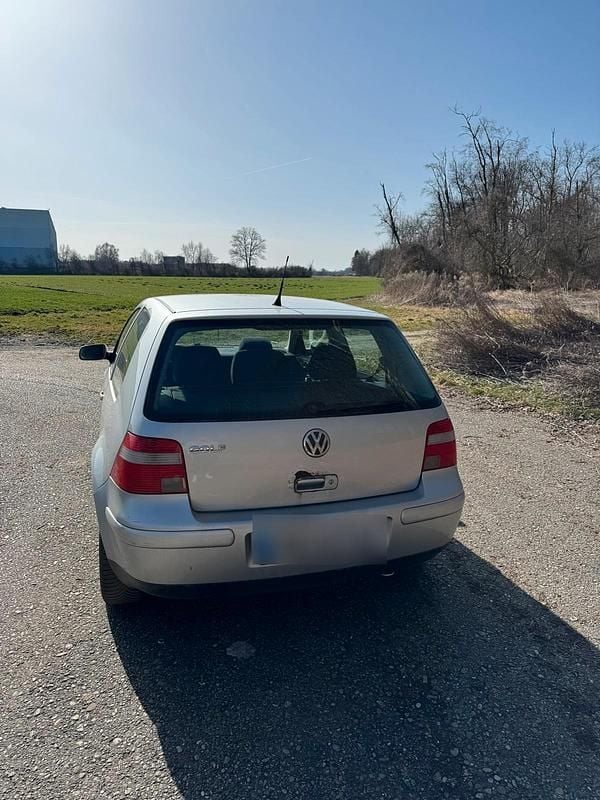 Gebraucht VW Golf IV 75 PS (55 kW) 2003 Silber Kleinwagen