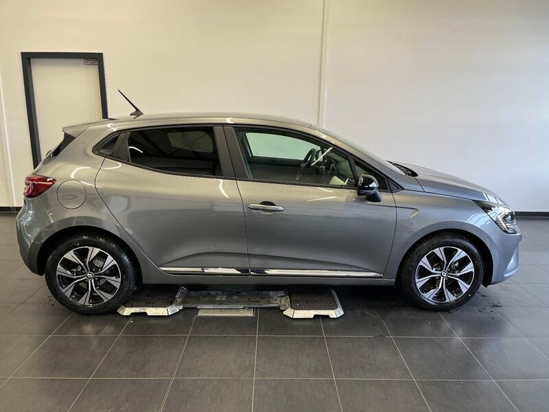 Gebraucht Renault Clio V Evolution 91 PS (66 kW) 2022 Grau Kleinwagen