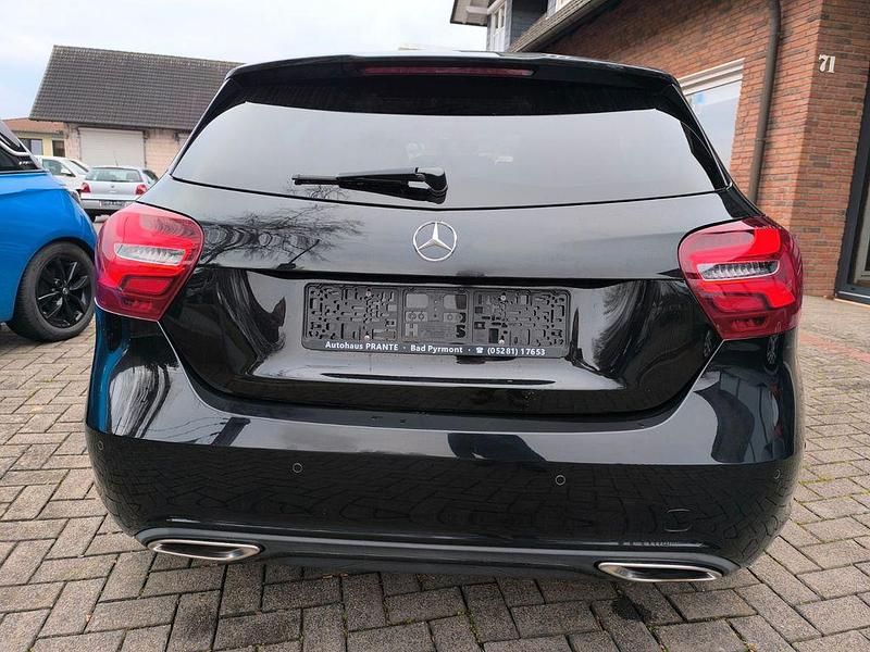 Gebraucht Mercedes A180 122 PS (89 kW) 2017 Schwarz Limousine