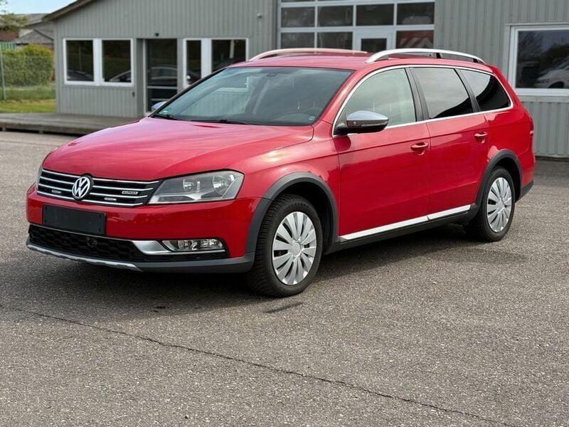 Rot Gebraucht 2013 VW Passat Alltrack Kombi | 4.895 € (Guter Preis) - Bild 1/4