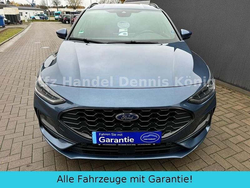 Gebraucht Ford Focus ST-Line X 155 PS (114 kW) 2024 Blau Limousine