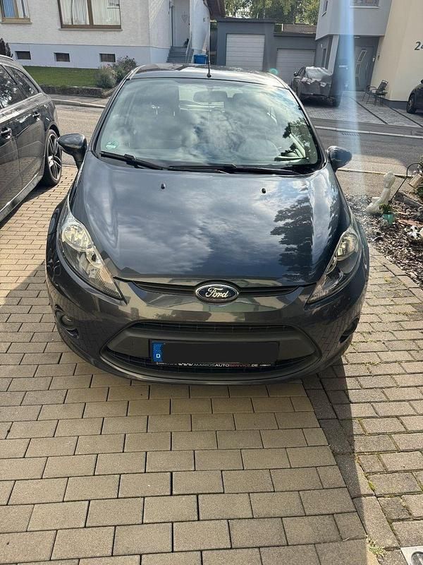 Grau Gebraucht 2010 Ford Fiesta Trend Kleinwagen | 5.000 € (Fairer Preis) - Bild 1/4