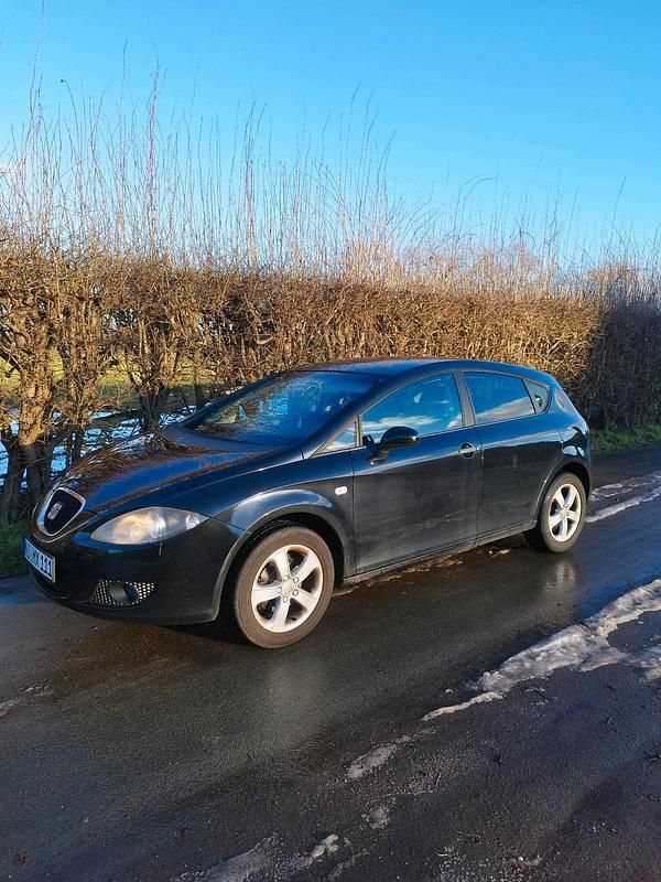 Schwarz Gebraucht 2008 Seat Leon Kleinwagen | 1.800 € (Guter Preis) - Bild 1/4