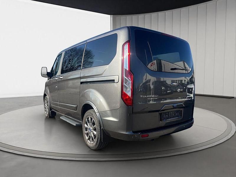 Gebraucht Ford Tourneo 170 PS (125 kW) 2022 Grau Van / Kleinbus