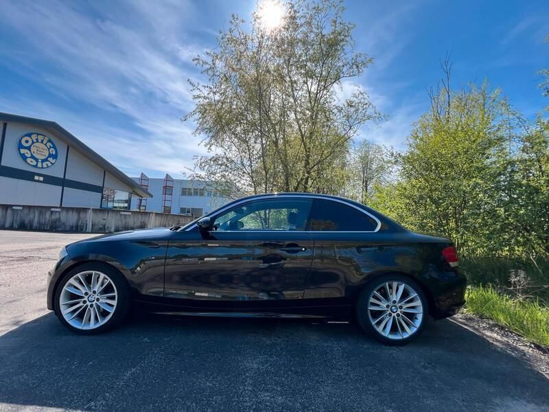 Schwarz Gebraucht 2008 BMW 125 Coupé Coupé | 12.500 € - Bild 1/4