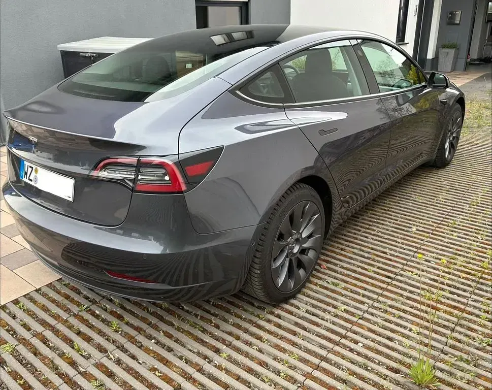 Occasion Tesla Model 3 Standard Range Plus 239 kW (325 PK) 2021 Grijs Sedan