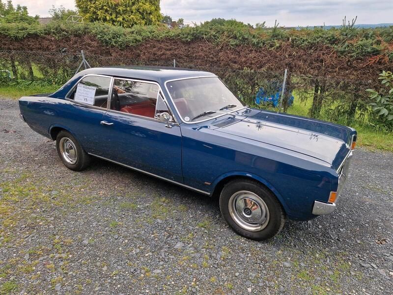 Blau Gebraucht 1971 Opel Rekord Limousine | 11.000 € - Bild 1/4
