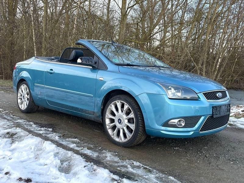 Gebraucht Ford Focus Cabriolet Titanium 145 PS (106 kW) 2007 Blau Cabrio