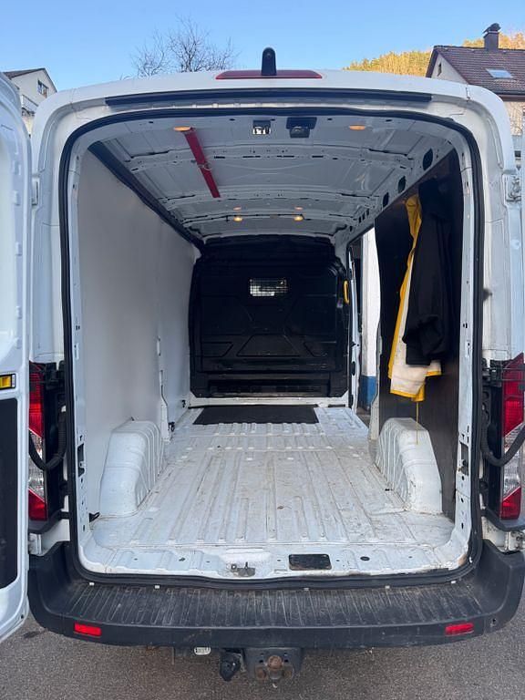 Second-hand Ford Transit 170 CP (125 kW) 2018 Alb Monovolum