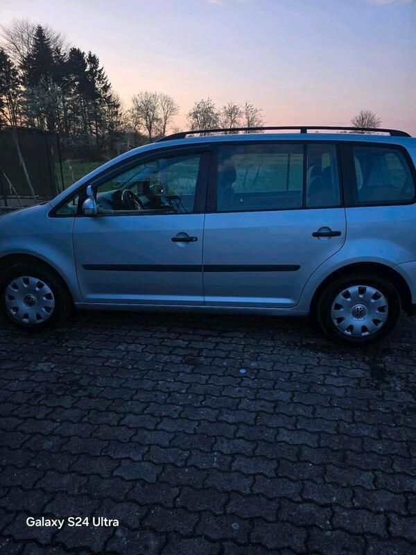 Silber Gebraucht 2003 VW Touran Van / Kleinbus | 1.900 € - Bild 1/4