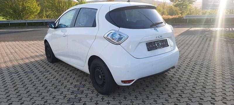 Używany Renault Zoe 42 kW (58 KM) 2015 Biały Hatchback