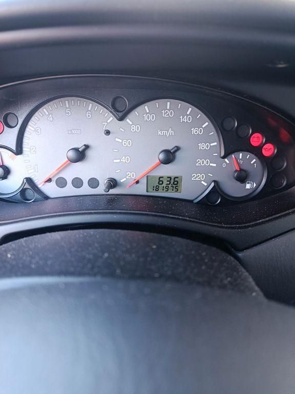 Gebraucht Ford Focus 101 PS (74 kW) 2002 Grau Limousine