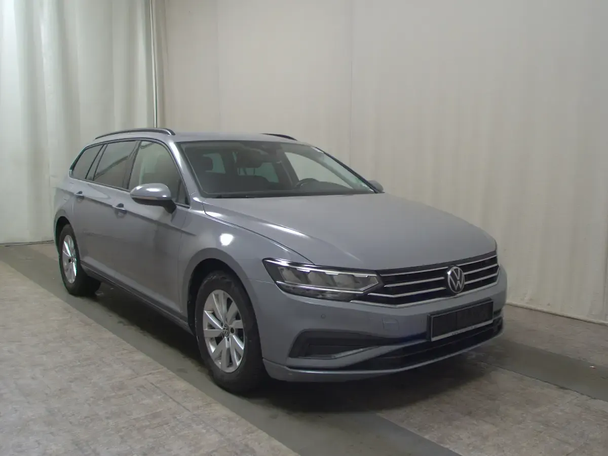 Używany VW Passat 150 KM (110 kW) 2023 Szary Kombi