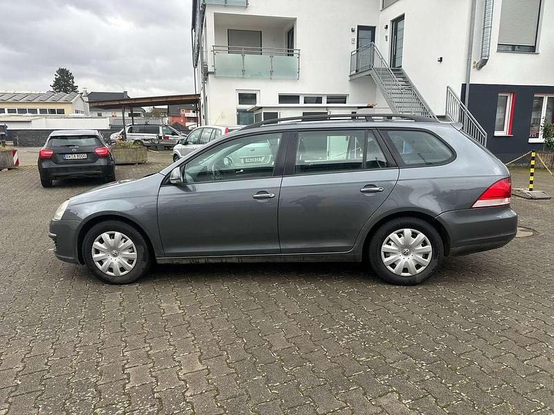 Gebraucht VW Golf V Trendline 105 PS (77 kW) 2008 Platinum grey metallic Kombi
