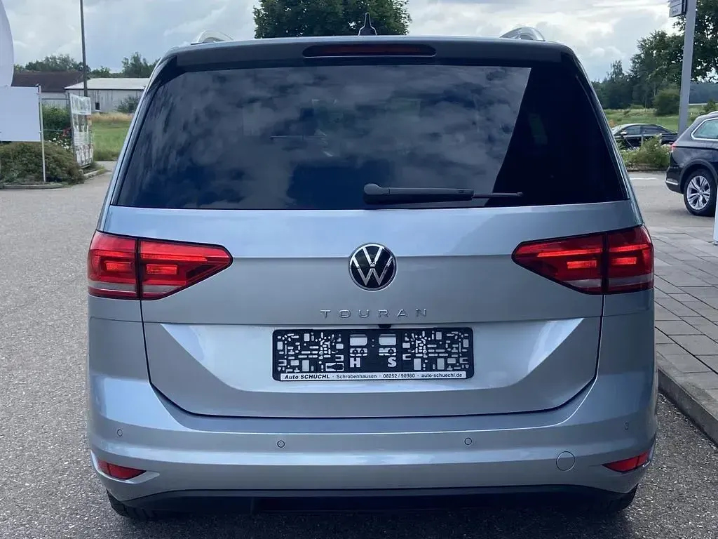 Gebraucht VW Touran Comfortline 150 PS (110 kW) 2025 Oyster silver metallic Van / Kleinbus