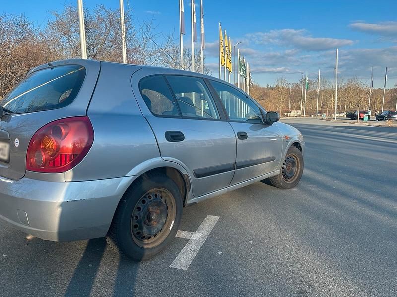 Gebraucht Nissan Almera 98 PS (72 kW) 2004 Silber Kleinwagen
