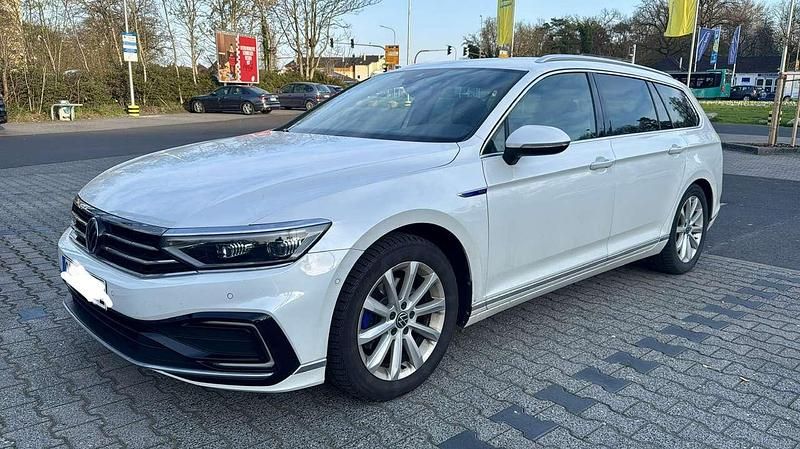 Gebraucht VW Passat GTE 156 PS (114 kW) 2020 Weiß Kombi