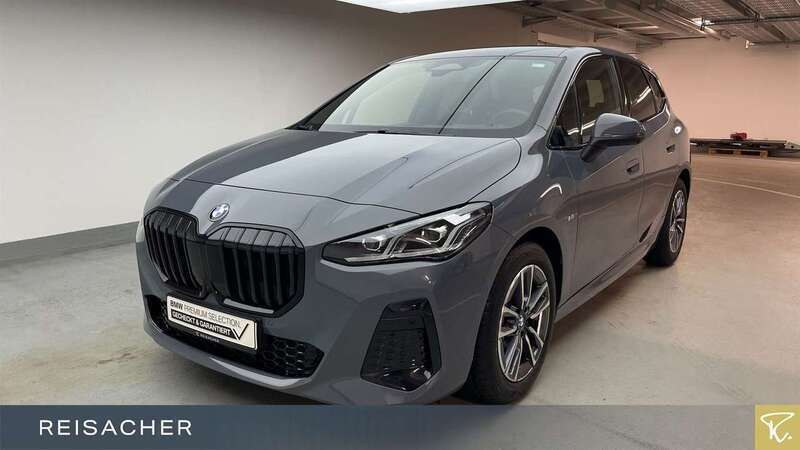 Sparkling kupfergrau metallic Gebraucht 2024 BMW 218 Active Tourer Luxury Line Van / Kleinbus | 35.649 € (Fairer Preis) - Bild 1/4