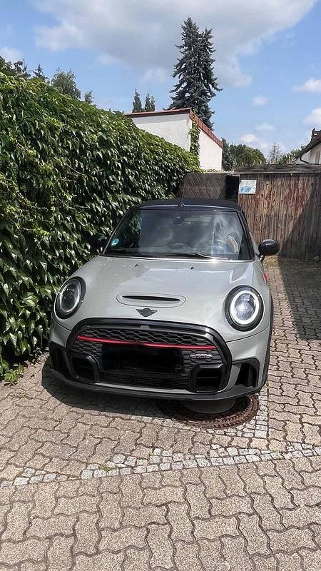 Grau Gebraucht 2021 Mini John Cooper Works Cabriolet Cabrio | 30.999 € (Fairer Preis) - Bild 1/4