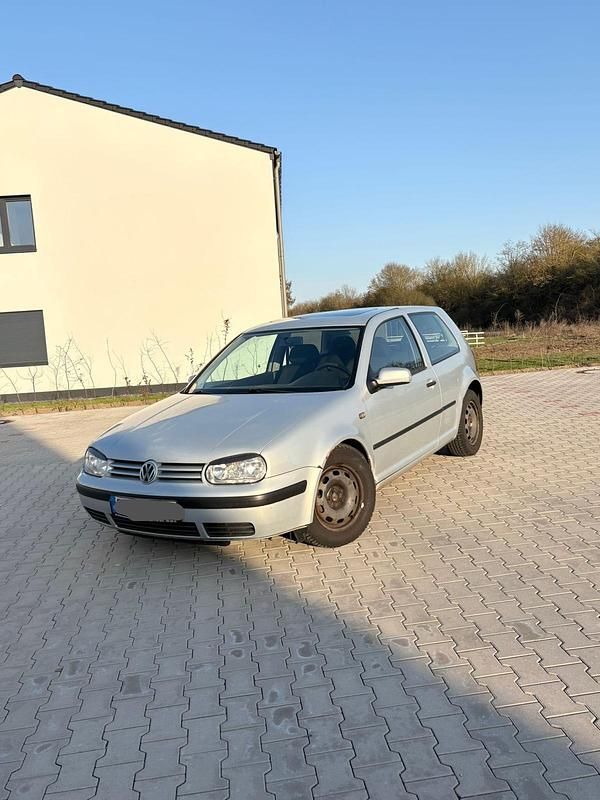 Gebraucht VW Golf IV 101 PS (74 kW) 1999 Grau Kleinwagen